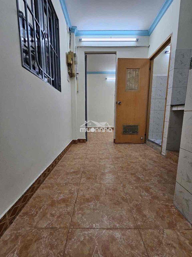 Nhà nguyên căn 1 trệt 1 lửng 1 lầu tại điện biên phủ, bàn cờ, quận 3 - 2