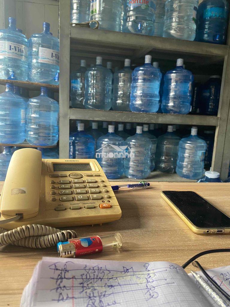 Cần sang nhượng xưởng sản xuất nước uống đóng bình .