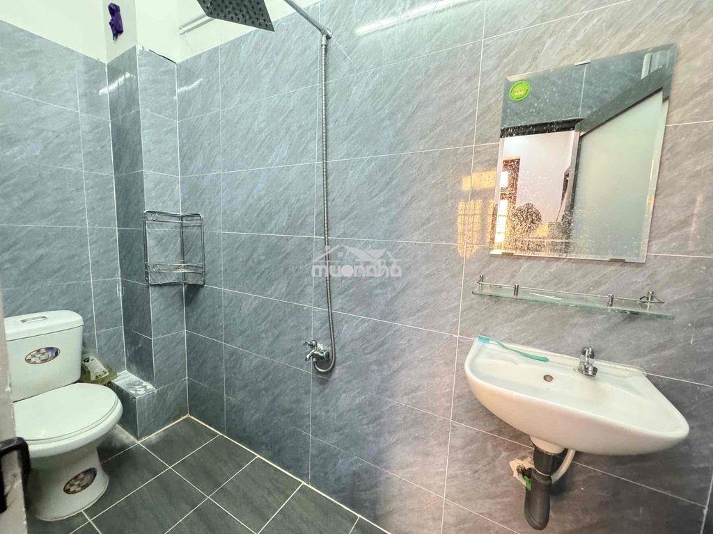 Căn hộ 2pn ngay công viên lê thị riêng q10 - 2