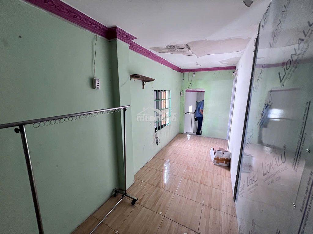 Nhà mặt tiền chòm sao, chỉ để ở, 3 phòng - 3,2 triệu (bao điện nước) - 4