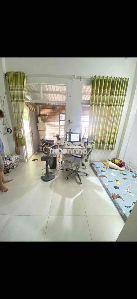 Phòng dưới mặt đường hẻm huỳnh tấn phát