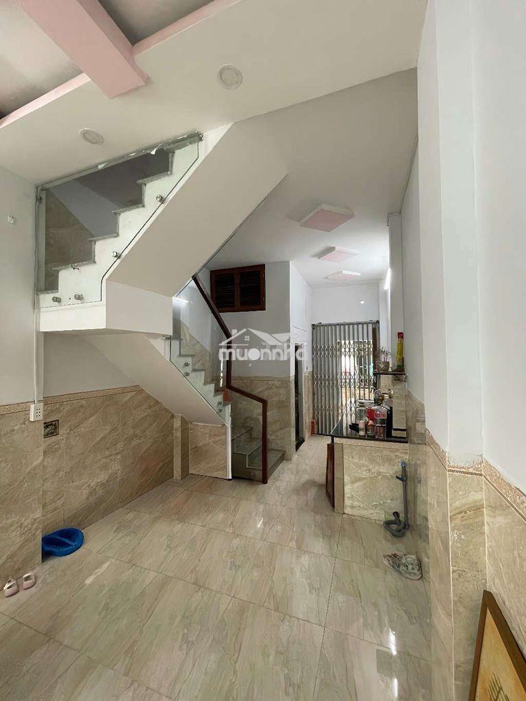Cho thuê nhà đúc lầu 2pn hẻm 276// thống nhất p16 gò vấp 3x10 giá 9tr