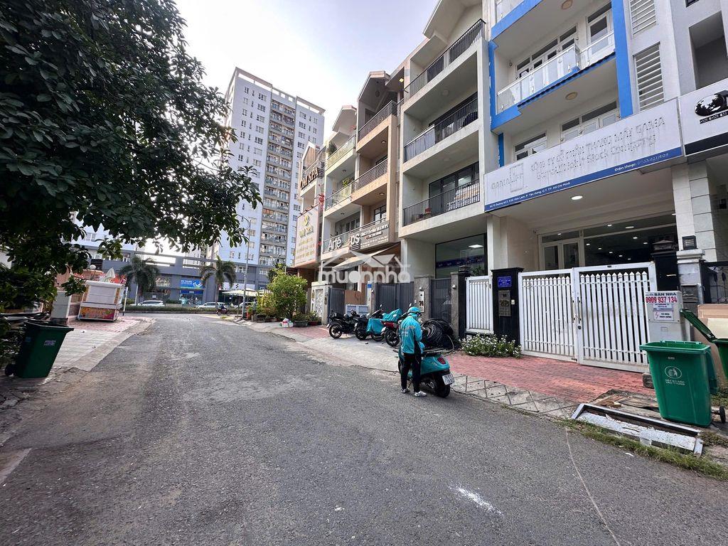 Cho thuê nhà phố kdc him lam - 45 triệu/tháng - 3