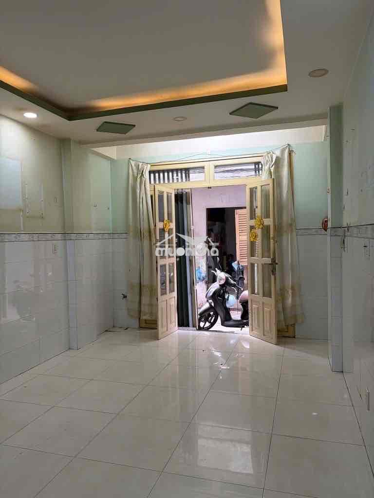 Nhà trệt 2 lầu 4pn 3wc, hẻm ba gác gần mt cmt8 q3, dt 4x9m - 2
