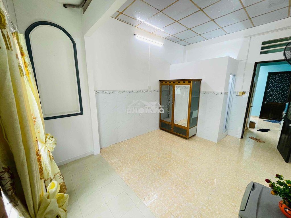 Phòng trọ cho thuê q8 âu dương lân - 18m2 - đầy đủ tiện nghi - 2