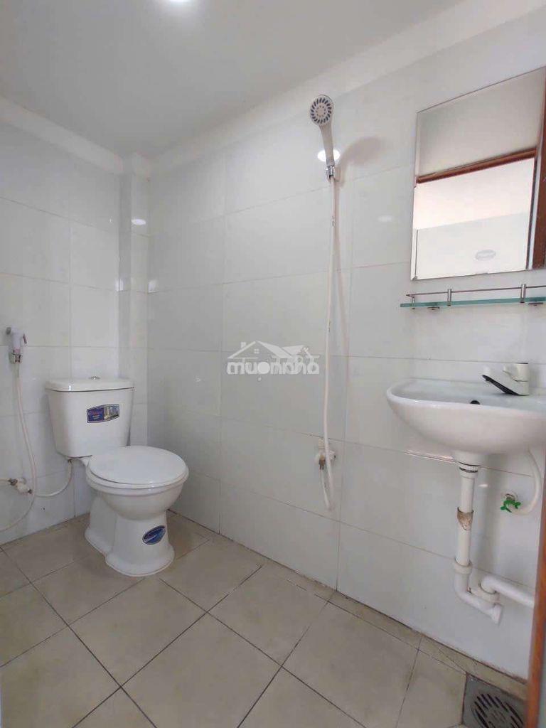 Phòng ban công riêng thoáng, mát, sáng ngay đh văn hiến vhu 3 phút - 4