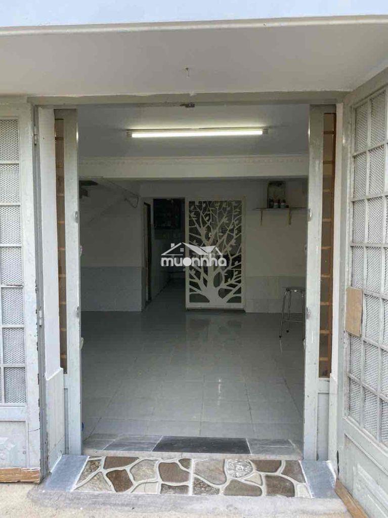 Nhà có sổ nhà trống giao liền