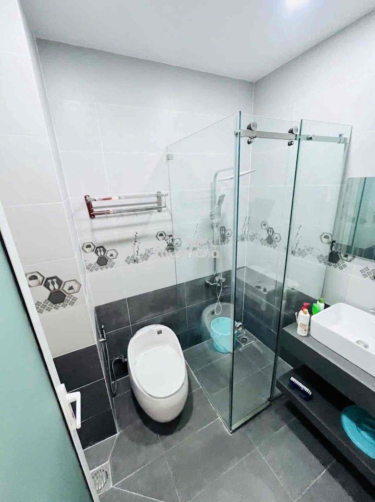 Hiếm trung tâm q8 chủ cần bán gấp - dtsd 140m2 - nhà đẹp 4 tầng 5pn 6t - 4