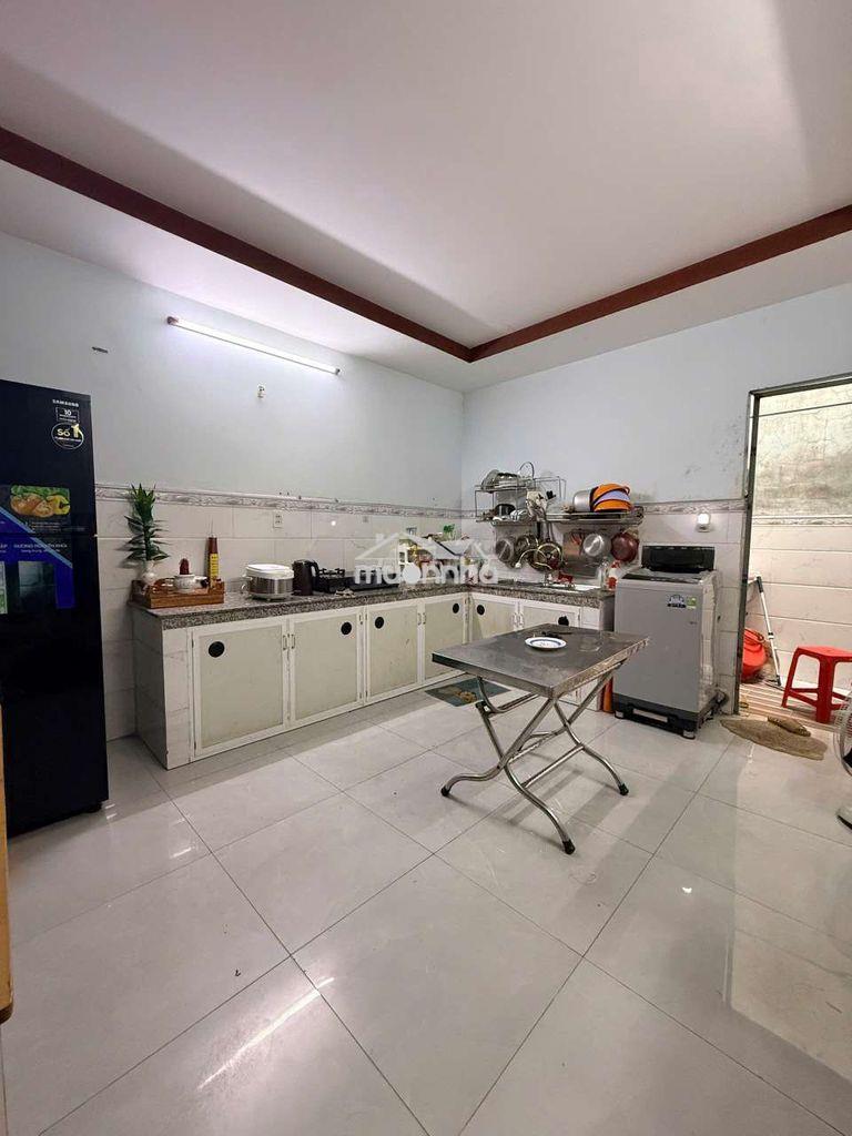 Nhà cho thuê
4 x 19
1p kín + 1 p hở
7 tri - 2