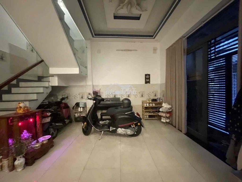 Nhà nguyên căn - 4 tầng - 4pn - sát mặt tiền - khu sân bay - 2