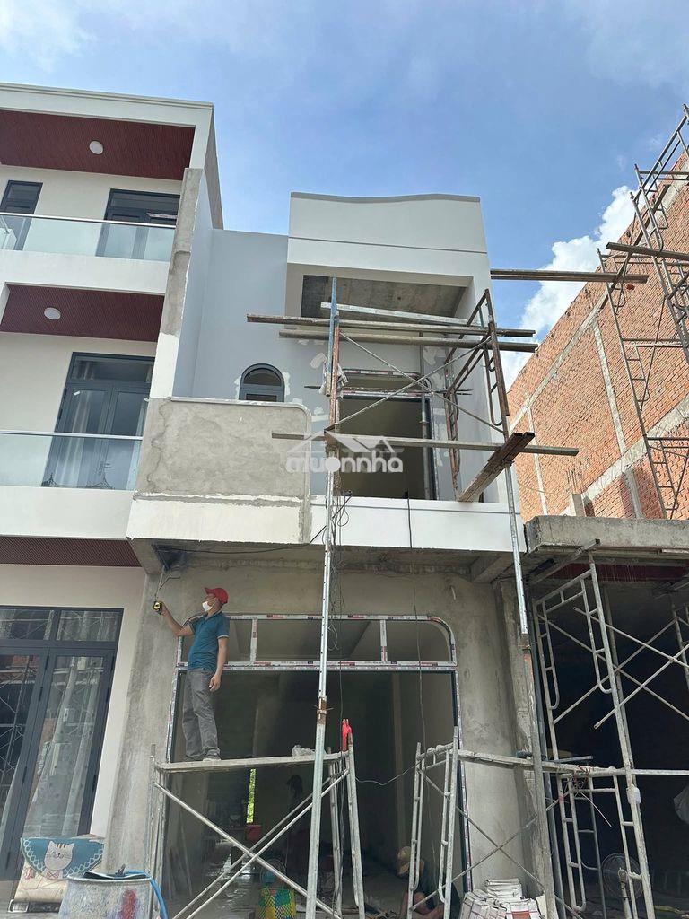 Bán nhà thủ dầu một 120m2, đường xe hơi, ngay bệnh viện hoàn mỹ - 2