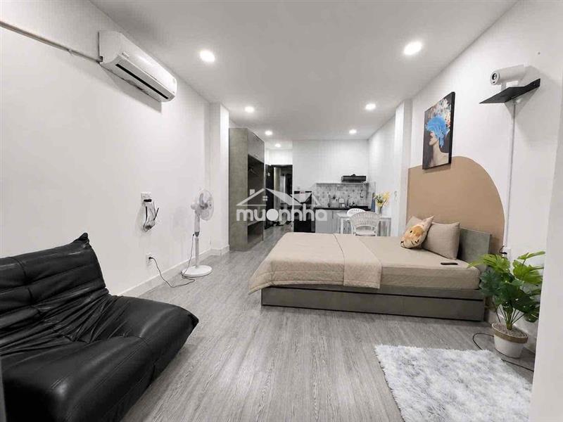 Căn hộ q3, full nội thất , ngay công viên lê thị riêng