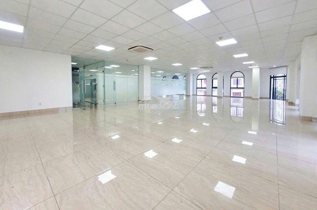 Toà nhà văn phòng mới xây dựng mặt tiền trung tâm quận 5 - 2