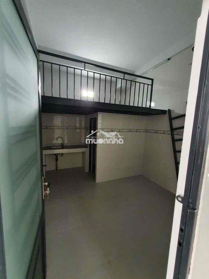Phòng ngay hoàng diệu 2, kế trường đh ngân hàng, spkt