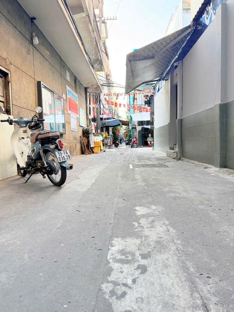 Hẻm 3.5m cao thắng q3. (3.4m x 11m, nở hậu). 5 tầng đẹp. giá 8.5 tỷ tl