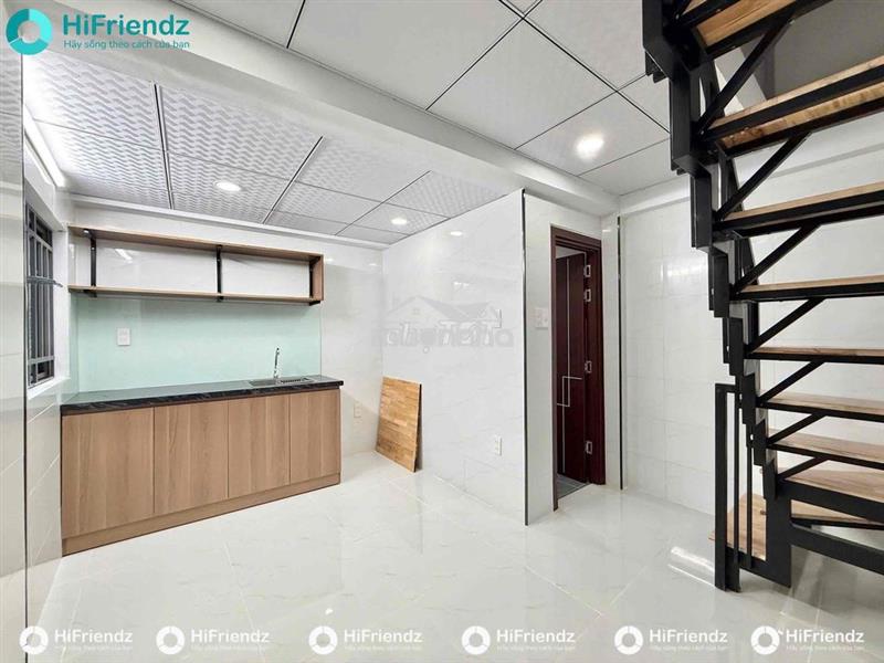 Nhà mới 1 trệt 1 lầu, full nội thất, free phí dv và xe