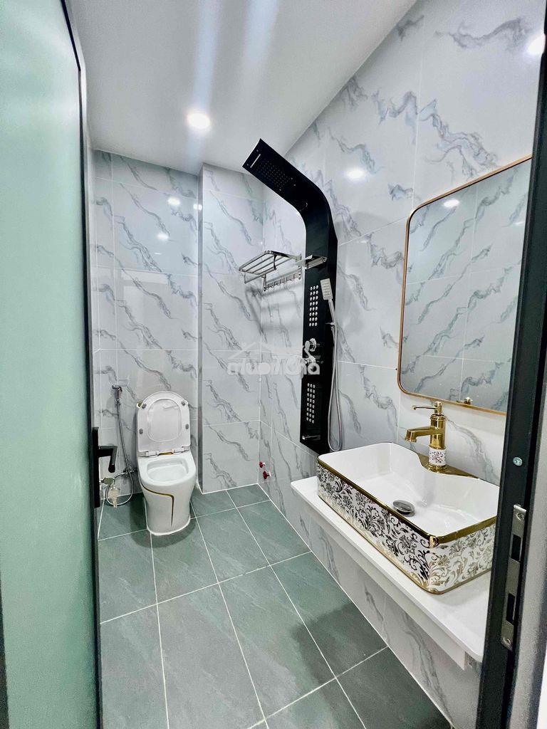 Cho thuê nhà có sẳn thang máy dt 220m2 1trệt 3lầu 4pn 5wc hẻm xe tải - 4