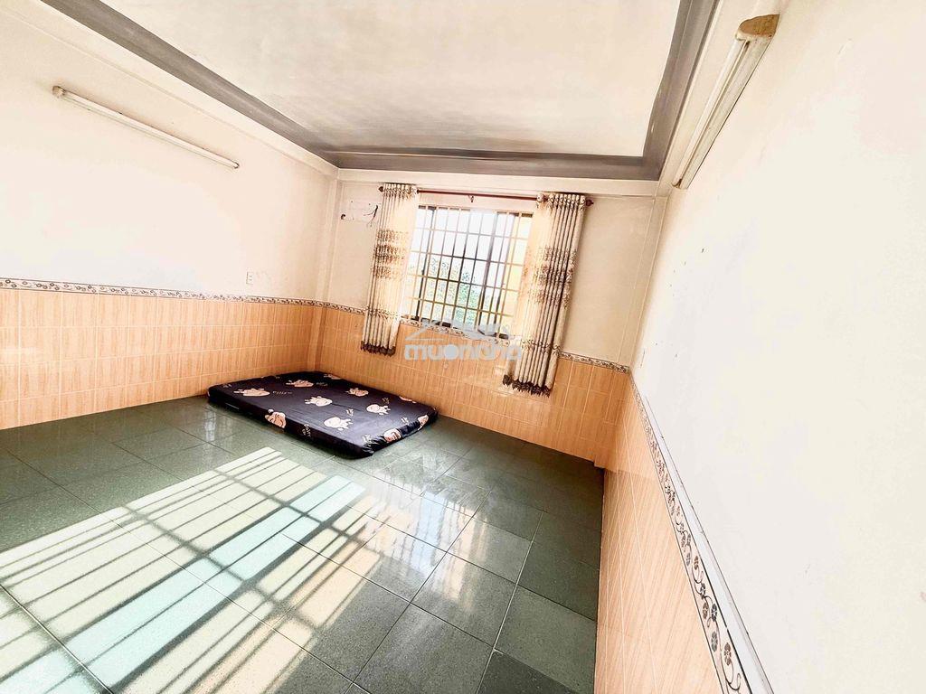Phòng trống có cửa sổ, kdc trung sơn - 4