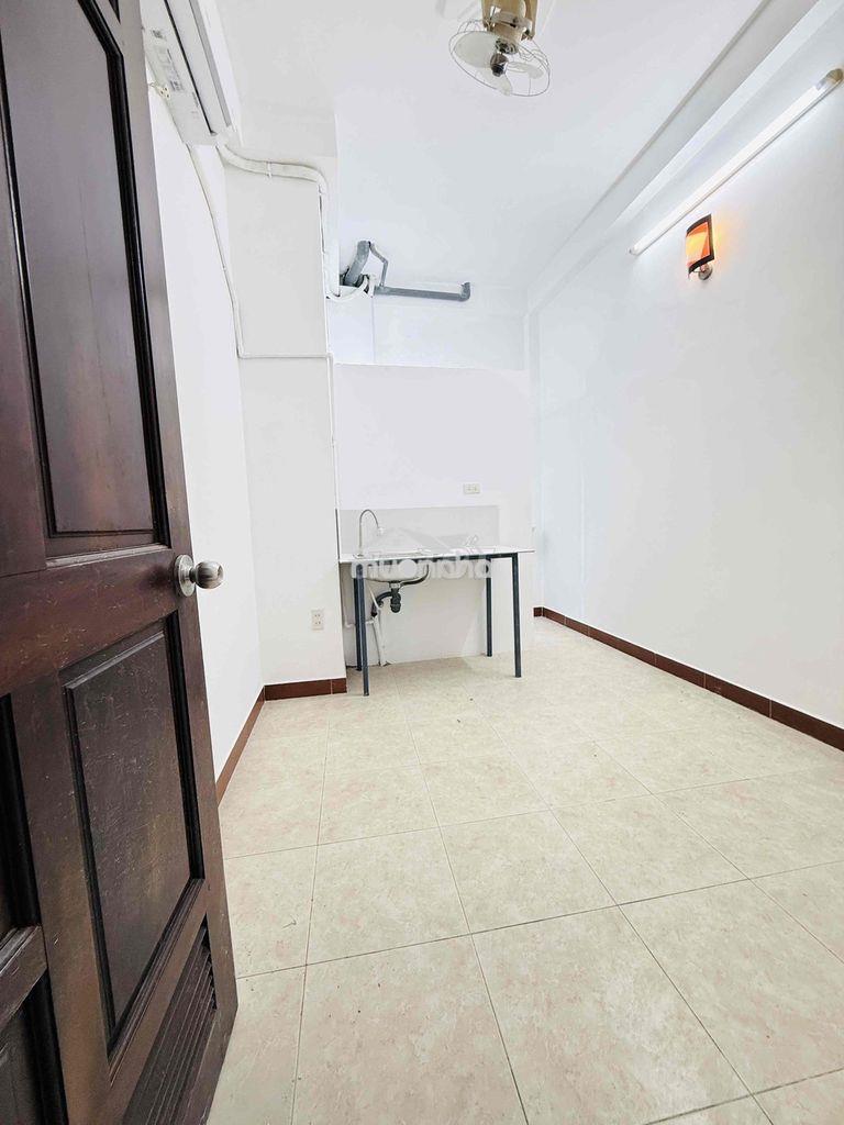 Phòng nhỏ có wc riêng - nguyễn trọng tuyển- gần nguyễn văn trỗi