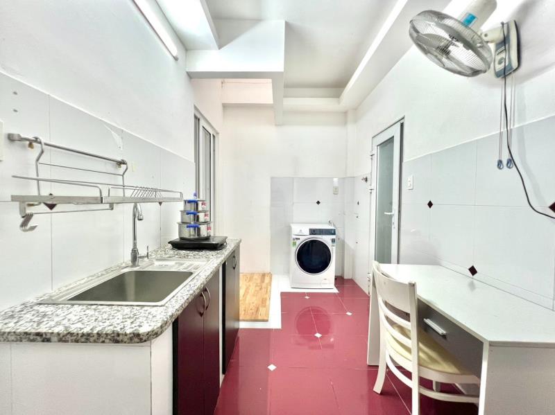 Căn hộ 50m2 2 phòng ngủ thang máy ngay cầu tham lương trường chinh - 3