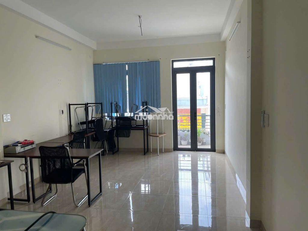 Phòng siu bự có bancol, thang máy, máy lạnh - 2
