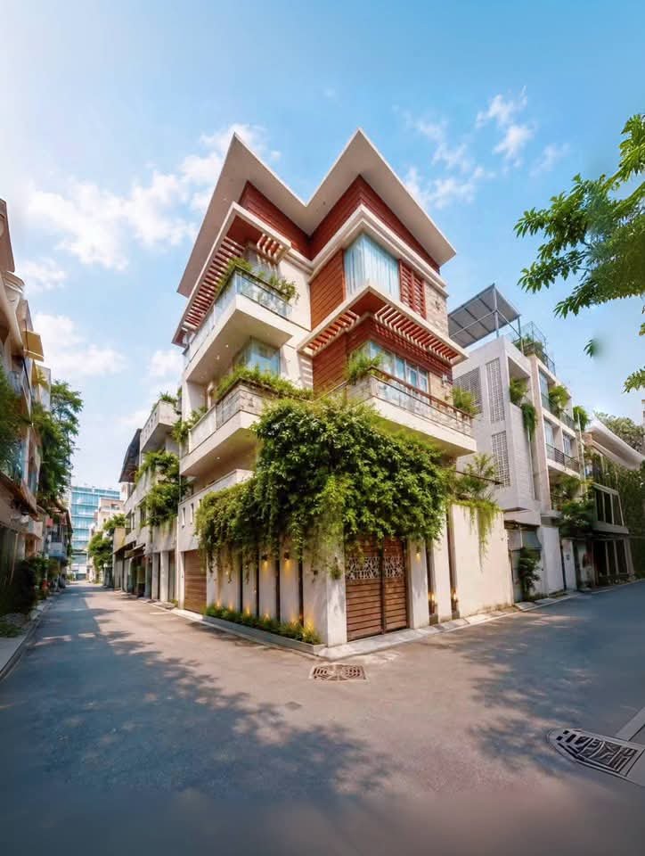 Giảm 1 tỷ ! căn góc hxh hoàng hoa thám, 70m2, 5 tầng, 6pn.pháp lý chuẩn