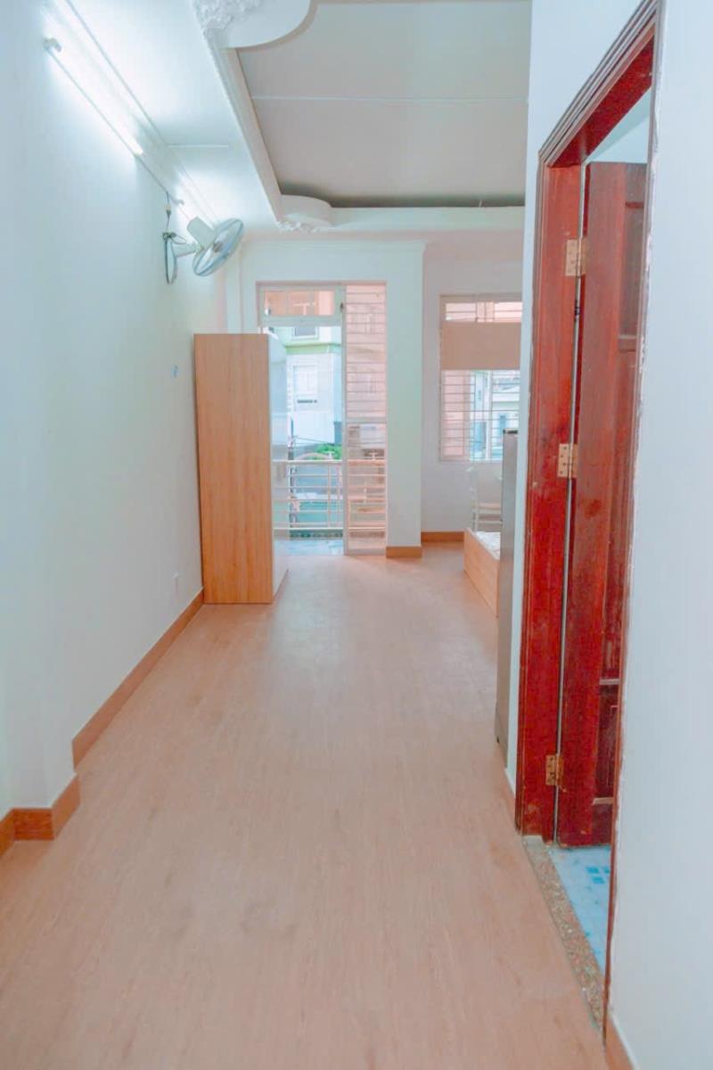 Cho thuê căn hộ ban công riêng gần đh văn lang, nơ trang long, quận bình thạnh - 4