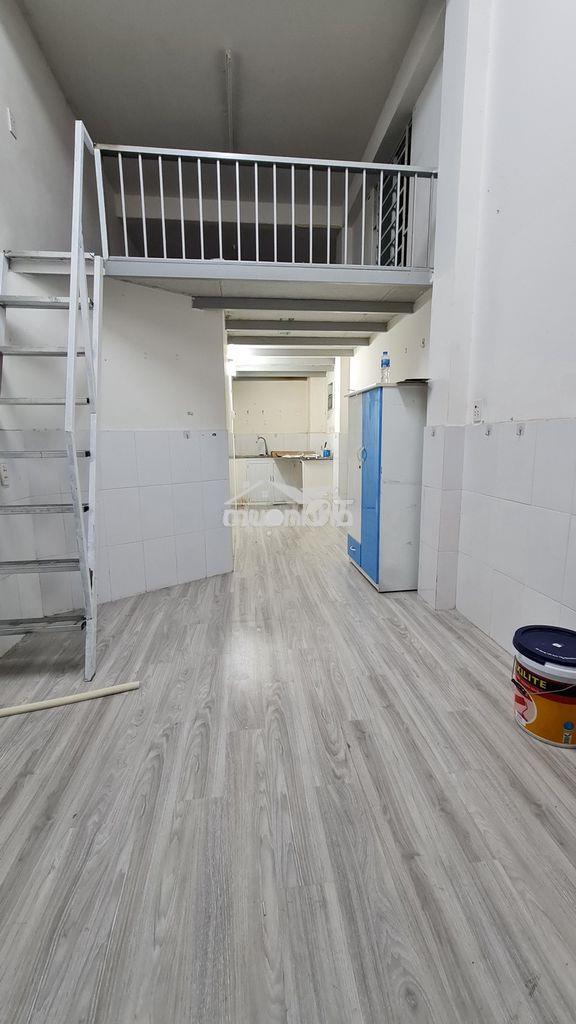 Phòng trệt có gác khoảng 50m² bùi đình túy, tối đa 5 người - 2