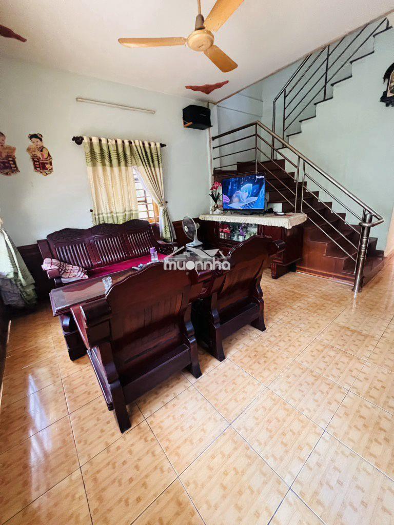 Bán nhà gần 300m2 - 15x20 - công nhận full - đường quốc lộ 13 - 3