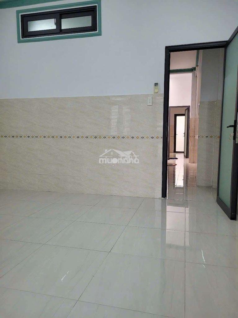 Cho thuê nhà nguyên căn 4p ngủ máy lạnh,sân để xe và pk rông - 3
