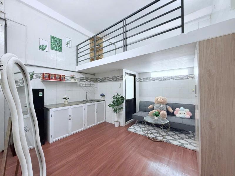Duplex cửa sổ trời full nội thất 5 người ở kế bên đại học văn hiến, đại học công thương