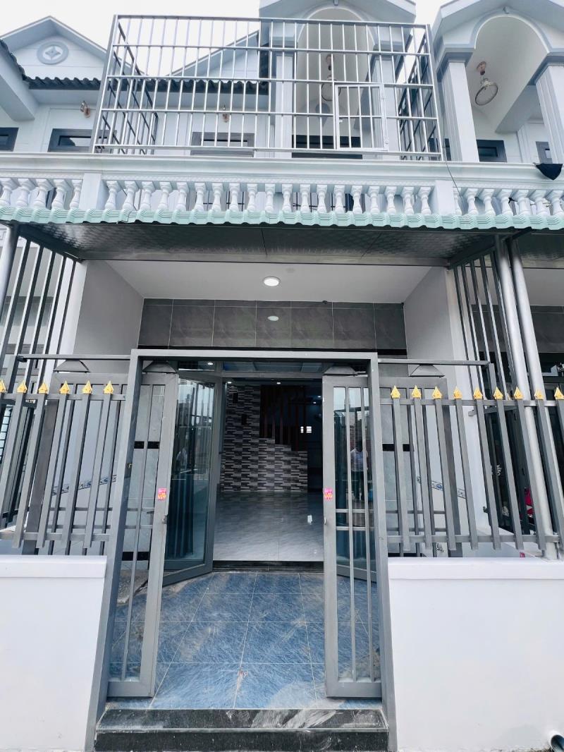 Nhà kiên cố mới xây 4x13m - giá 900 triệu - 2
