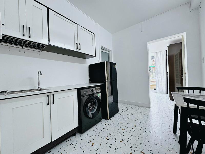 Cho thuê căn hộ 1 phòng ngủ - nguyễn văn thương – cửa sổ – máy giặt riêng – giá tốt gần đh gtvt cách 500m, hutech, uef, ngoại thương - 2