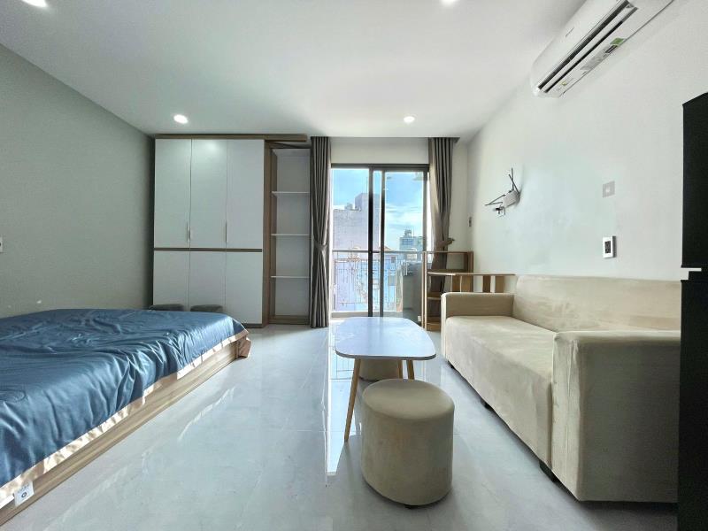 Căn hộ cho thuê 1 phòng ngủ ban công rộng, không gian thoáng, căn hộ rộng tại nguyễn thượng hiền, gần phan xích long và quận 3 - 4