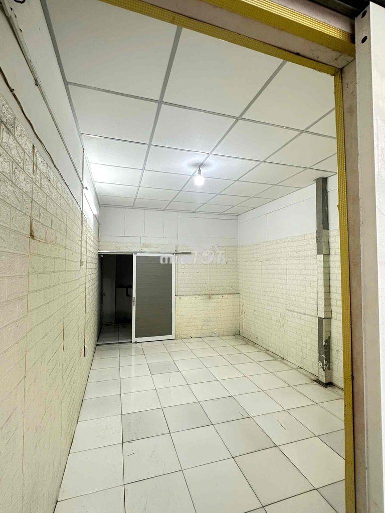 Phòng giá rẻ ngay ngã tư nơ trang long với lê quang định