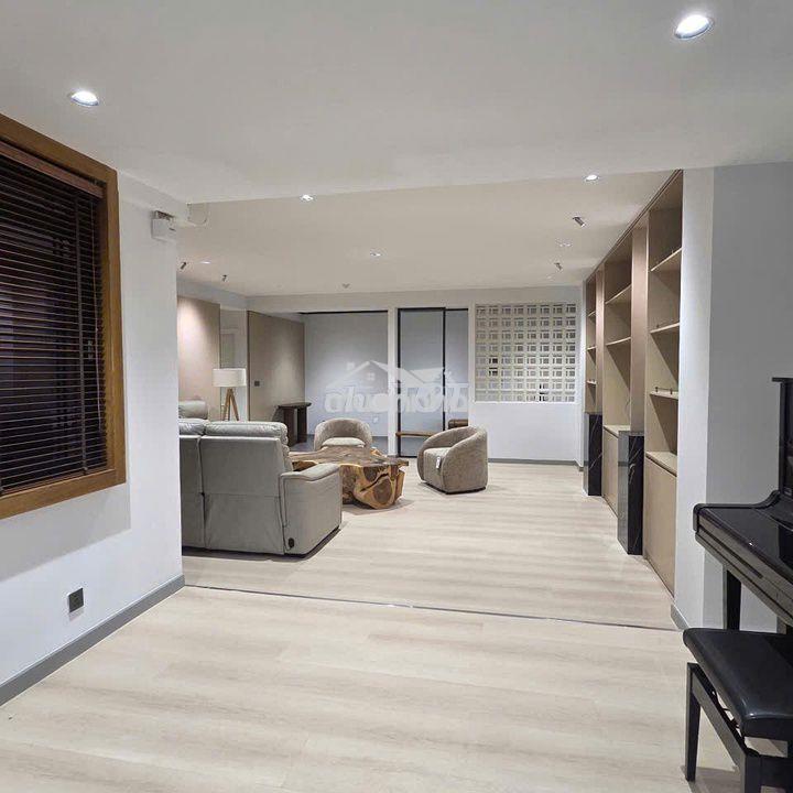 Cho thuê căn hộ sân vườn góc view song 368m² - 4