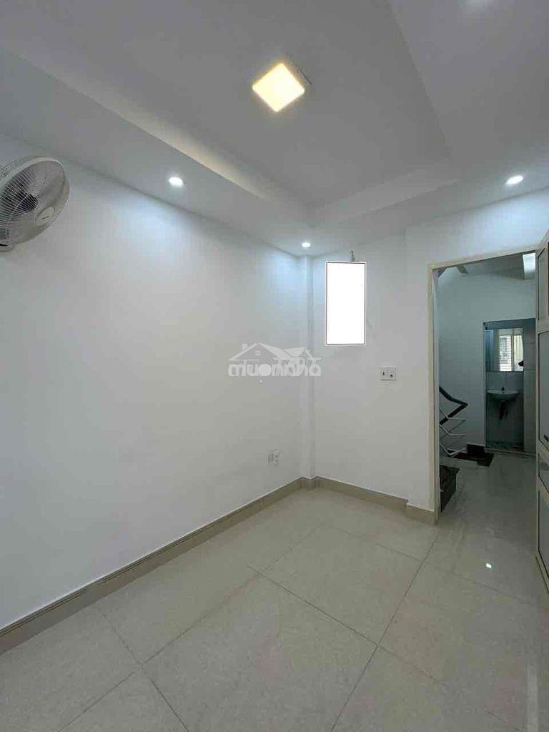 Nhà mới, 1 trệt, 1 lửng 1 lầu sân phơi, 2p. ngủ đẹp ở và di làm ok - 2