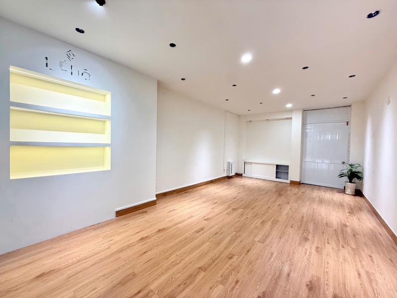 Mặt bằng kinh doanh ngay đường 3/2 quận 10 đối diện trường việt úc - 3