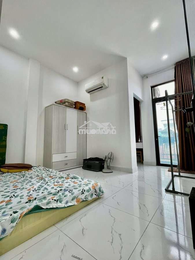 Nhà 2 tầng, dọn vào ở ngay - 2