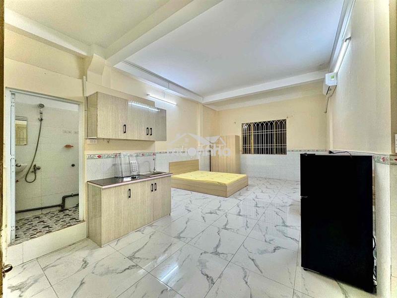 Căn hộ cao cấp full nội thất - cửa sổ trời - ngay ngã tư bốn xã