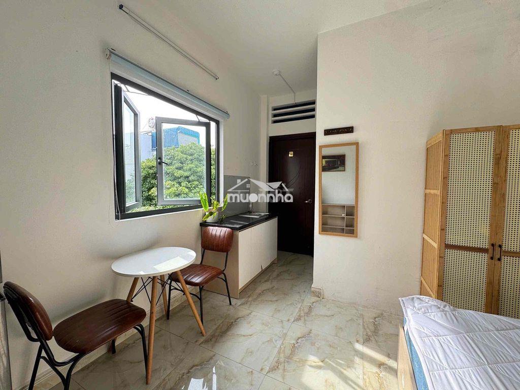 Cho thuê căn hộ cửa sổ lớn full nội thất ngay bờ kè hoàng sa quận 1 - 2