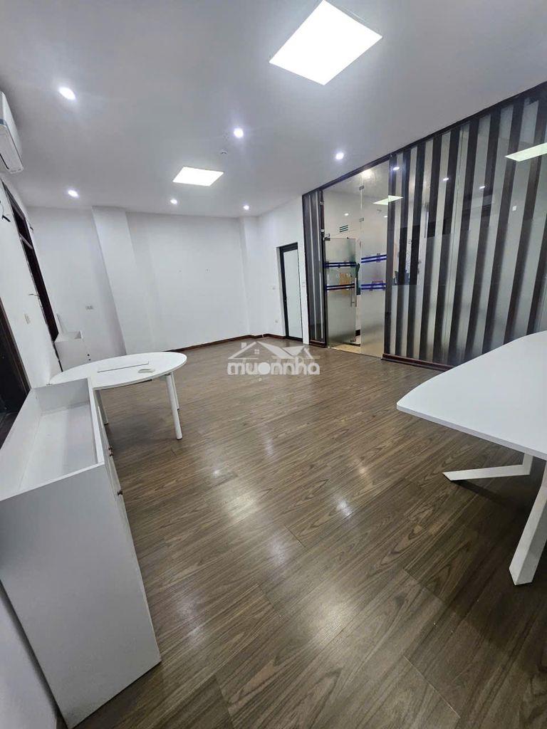 Chính chủ cho thuê văn phòng vuông vắn cực đẹp giá chỉ 8 triệu/tháng