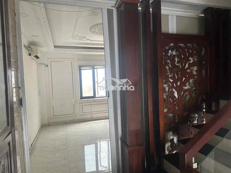 Cho thuê căn hộ mặt tiền đường thống nhất