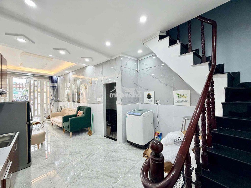 Chính chủ cho thuê nhà nguyên căn 2pn 2wc trung tâm q3 - 3