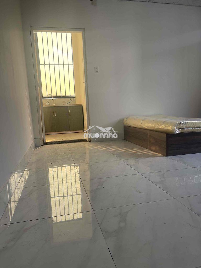 Cho thuê căn hộ đủ nội thất giáp phú mỹ hưng - 2