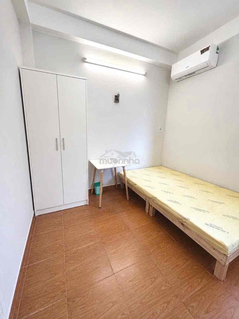 Phòng cửa sổ lớn wc riêng nt cơ bản - Ảnh 3
