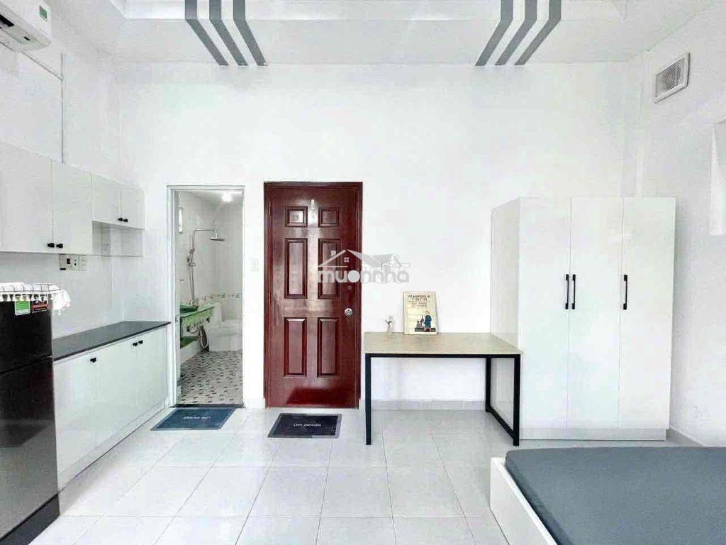 Cho thuê căn hộ full nội thất ban công ngay khu phan xích long - 4