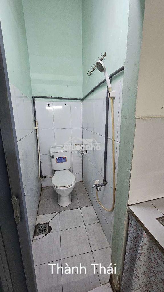 Phòng trọ có máy lạnh giờ tự do - 3trieu - 4