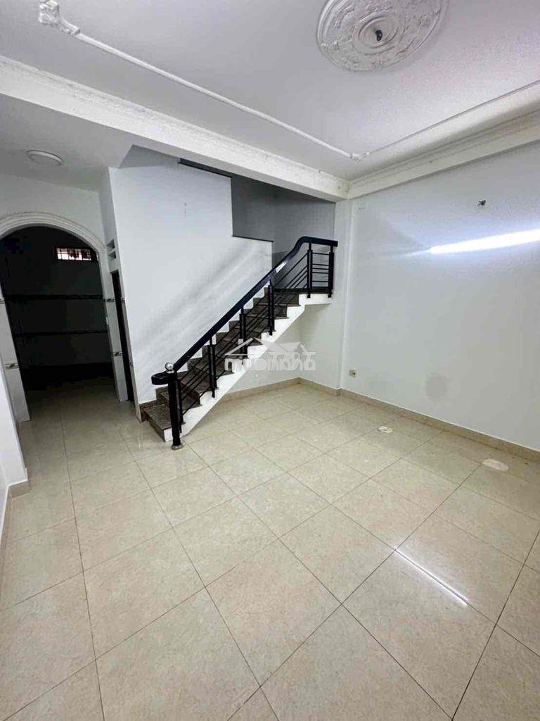 Cho  thuê nhà trệt lầu hẻm oto đ.339, phước long,
