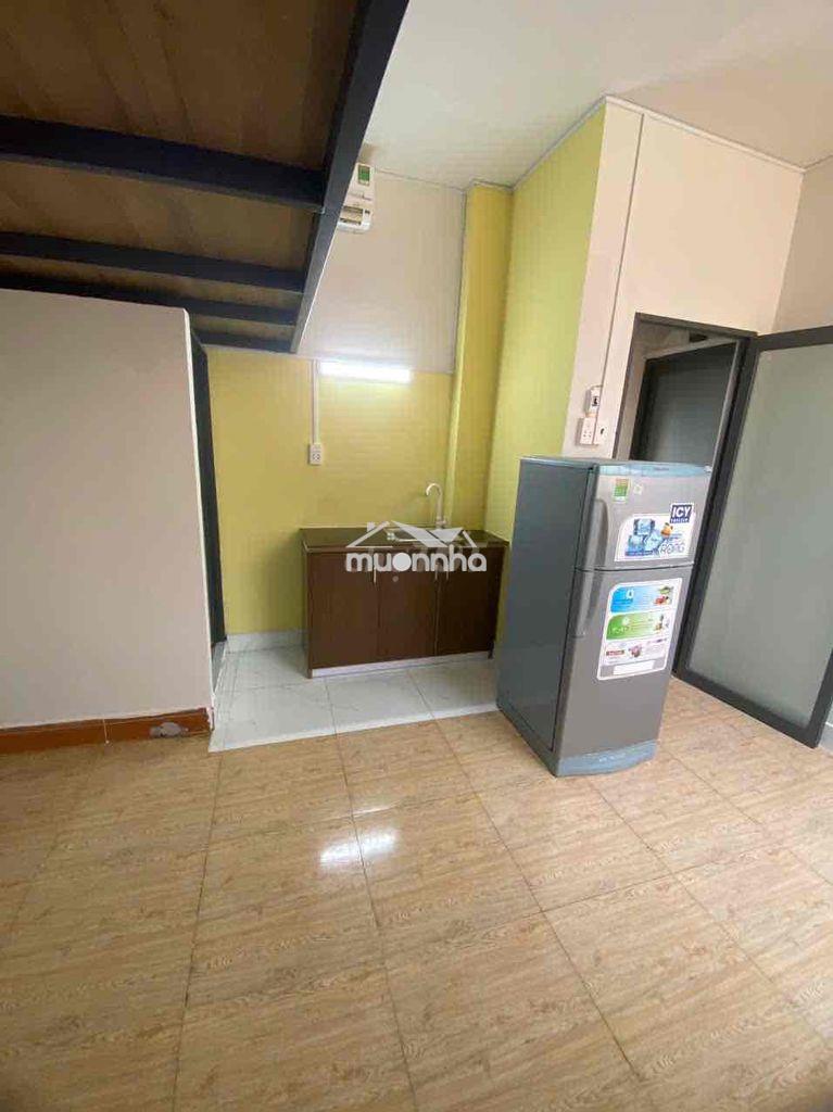 Phòng mới đẹp ngay chợ gò vấp - có gác - giữ 2 xe miễn phí - giá 4tr2 - 4